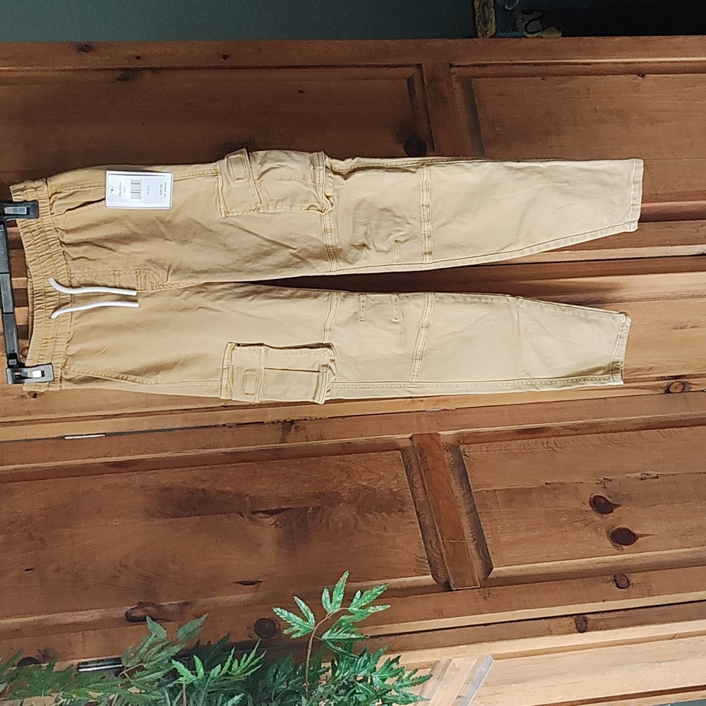 Retreat khaki